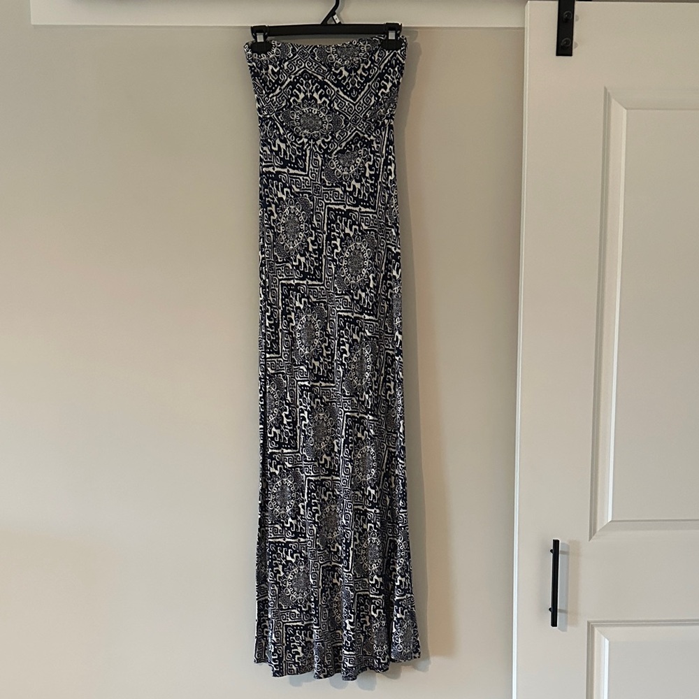 Banana Republic Navy and White Maxi Dress